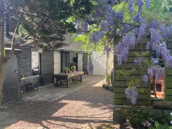 About the studio3 (1)